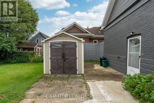 4584 Sixth Avenue, Niagara Falls, ON - Outdoor