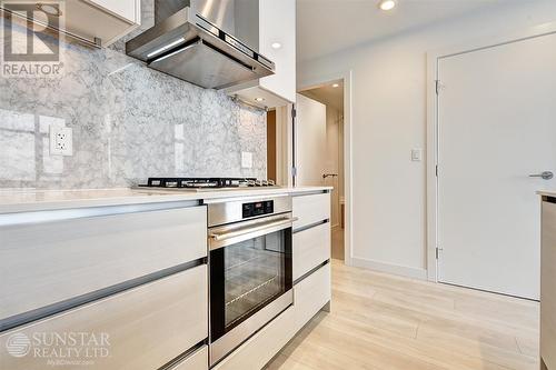 4111 6098 Station Street, Burnaby, BC - Indoor Photo Showing Kitchen