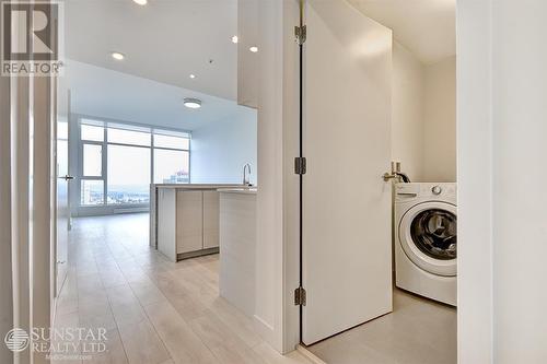 4111 6098 Station Street, Burnaby, BC - Indoor Photo Showing Laundry Room