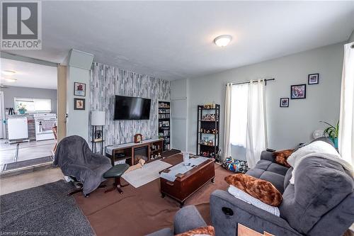 3694 #3 Highway, Haldimand, ON - Indoor Photo Showing Living Room