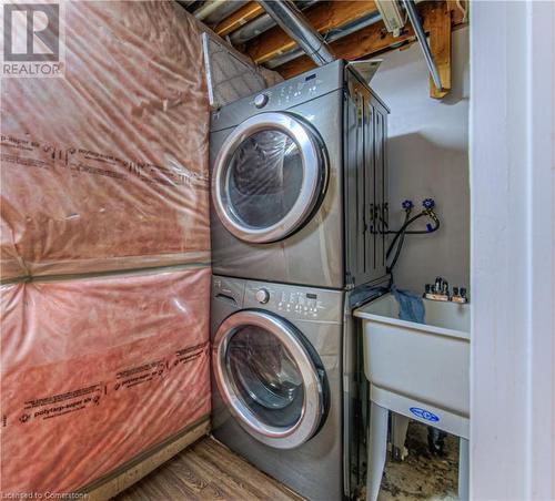 2920 Headon Forest Drive Unit# 3, Burlington, ON - Indoor Photo Showing Laundry Room