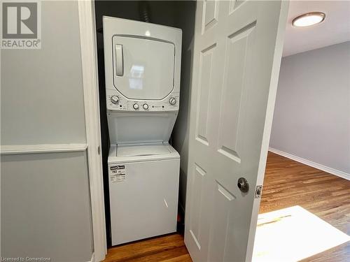 191 East 25Th Street, Hamilton, ON - Indoor Photo Showing Laundry Room