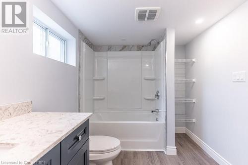 191 East 25Th Street, Hamilton, ON - Indoor Photo Showing Bathroom