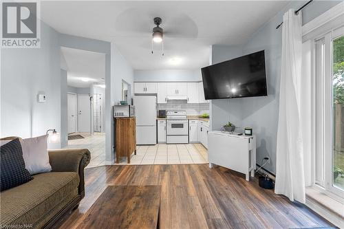 5753 Morrison Street Unit# 103, Niagara Falls, ON - Indoor Photo Showing Kitchen