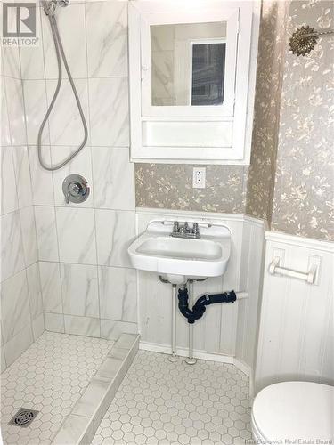 49 Elmwood Drive, Moncton, NB - Indoor Photo Showing Bathroom