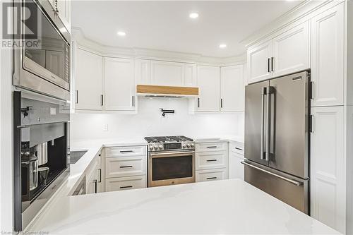 14 Dolphin Place, Hamilton, ON - Indoor Photo Showing Kitchen With Stainless Steel Kitchen With Upgraded Kitchen