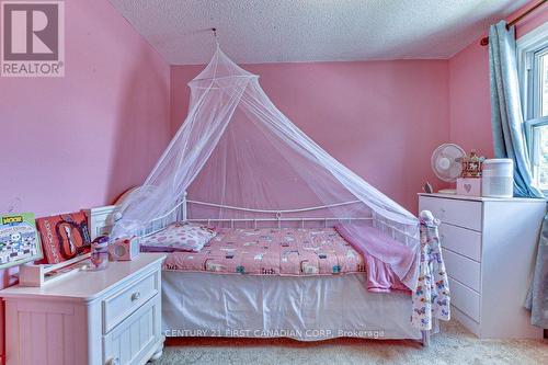 136 Ardsley Crescent, London, ON - Indoor Photo Showing Bedroom