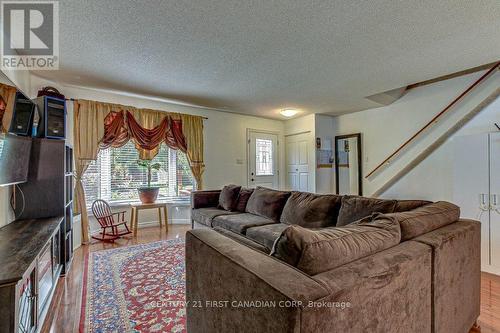 136 Ardsley Crescent, London, ON - Indoor Photo Showing Living Room