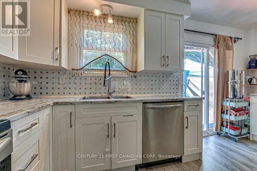 136 Ardsley Crescent, London, ON - Indoor Photo Showing Kitchen With Double Sink