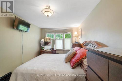 54 Arlington Avenue, Oshawa (O'Neill), ON - Indoor Photo Showing Bedroom