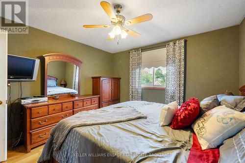 6 Soper Court, Clarington (Bowmanville), ON - Indoor Photo Showing Bedroom