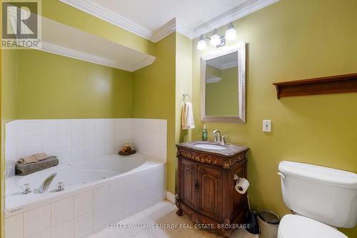 6 Soper Court, Clarington (Bowmanville), ON - Indoor Photo Showing Bathroom