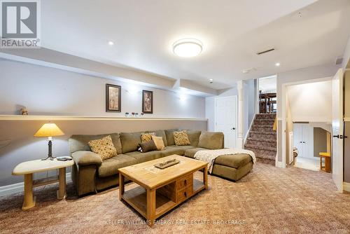 6 Soper Court, Clarington (Bowmanville), ON - Indoor Photo Showing Living Room