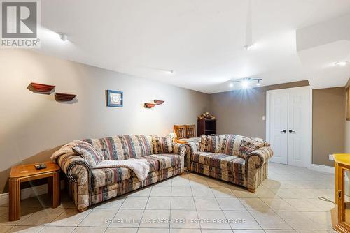 6 Soper Court, Clarington (Bowmanville), ON - Indoor