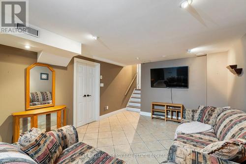 6 Soper Court, Clarington (Bowmanville), ON - Indoor