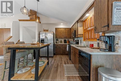 8831 Concession 8, Amherstburg, ON - Indoor Photo Showing Kitchen