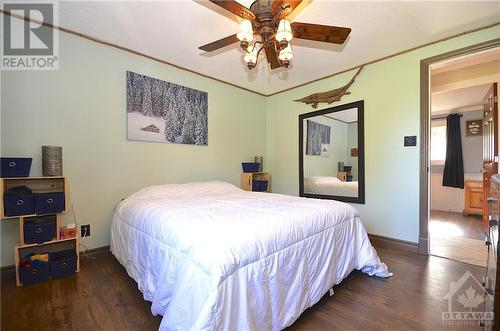 3714 Louiseize Road, Ottawa, ON - Indoor Photo Showing Bedroom