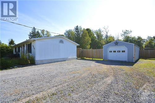 3714 Louiseize Road, Ottawa, ON - Outdoor