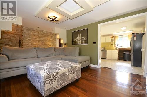 3714 Louiseize Road, Ottawa, ON - Indoor Photo Showing Living Room