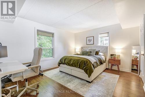 201 - 2030 Cleaver Avenue, Burlington, ON - Indoor Photo Showing Bedroom