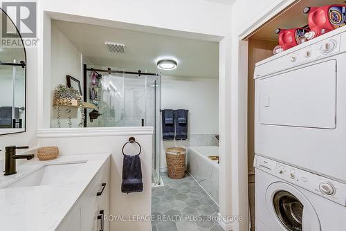 201 - 2030 Cleaver Avenue, Burlington, ON - Indoor Photo Showing Laundry Room