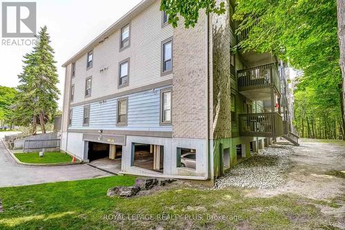 201 - 2030 Cleaver Avenue, Burlington, ON - Outdoor