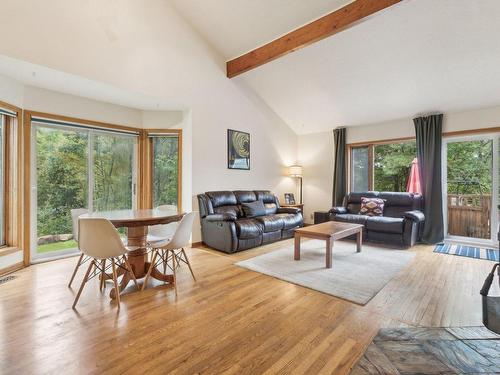 Salon - 32 Ch. Connor S., Cantley, QC - Indoor Photo Showing Living Room