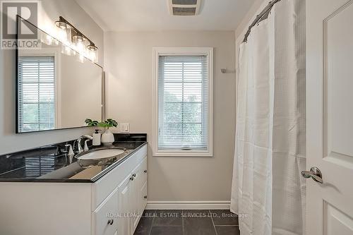 1473 Thistledown Road, Oakville, ON - Indoor Photo Showing Bathroom