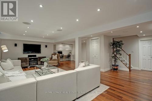 1473 Thistledown Road, Oakville, ON - Indoor Photo Showing Living Room