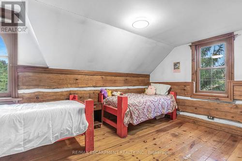 9419 2 Concession, West Lincoln, ON - Indoor Photo Showing Bedroom