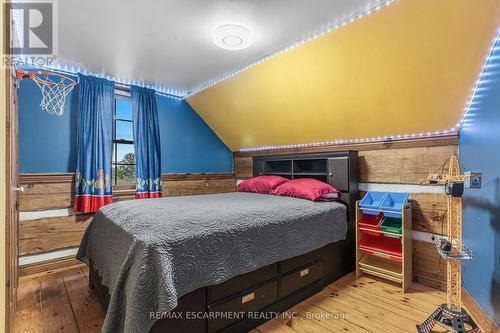 9419 2 Concession, West Lincoln, ON - Indoor Photo Showing Bedroom