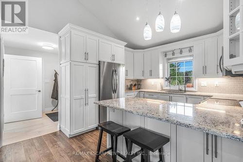 9419 2 Concession, West Lincoln, ON - Indoor Photo Showing Kitchen With Upgraded Kitchen