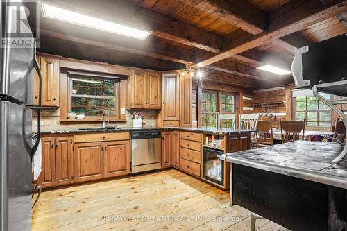 9419 2 Concession, West Lincoln, ON - Indoor Photo Showing Kitchen