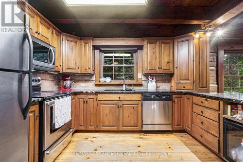 9419 2 Concession, West Lincoln, ON - Indoor Photo Showing Kitchen