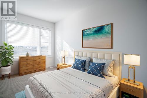 202 - 30 Times Square Boulevard, Hamilton, ON - Indoor Photo Showing Bedroom