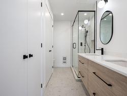 Ensuite bathroom - 