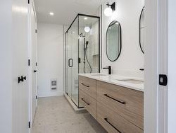 Ensuite bathroom - 