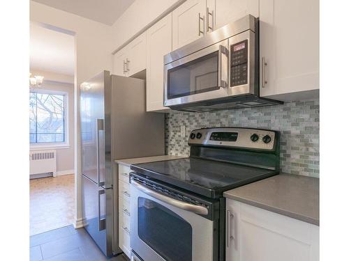 Kitchen - 603-4555 Av. Bonavista, Montréal (Côte-Des-Neiges/Notre-Dame-De-Grâce), QC - Indoor Photo Showing Kitchen