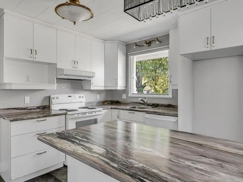 Cuisine - 7640 Boul. Wilfrid-Hamel, Québec (Sainte-Foy/Sillery/Cap-Rouge), QC - Indoor Photo Showing Kitchen