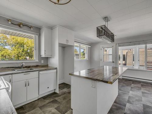 Cuisine - 7640 Boul. Wilfrid-Hamel, Québec (Sainte-Foy/Sillery/Cap-Rouge), QC - Indoor Photo Showing Kitchen