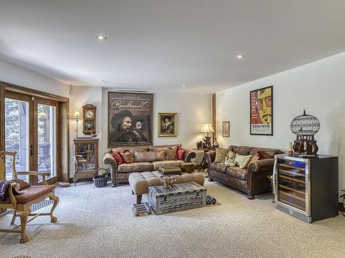 Salle familiale - 105 Ch. De St-Andrew'S, Mont-Tremblant, QC - Indoor Photo Showing Living Room