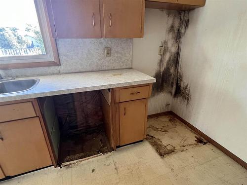 720 James Street S, Thunder Bay, ON - Indoor Photo Showing Kitchen