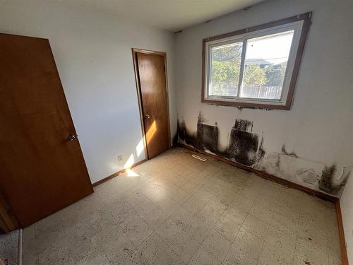 720 James Street S, Thunder Bay, ON - Indoor Photo Showing Other Room