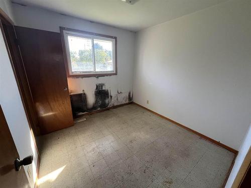 720 James Street S, Thunder Bay, ON - Indoor Photo Showing Other Room