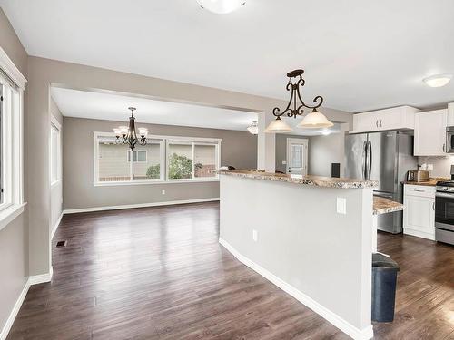 1316 Bostock Cres, Kamloops, BC - Indoor Photo Showing Kitchen With Upgraded Kitchen