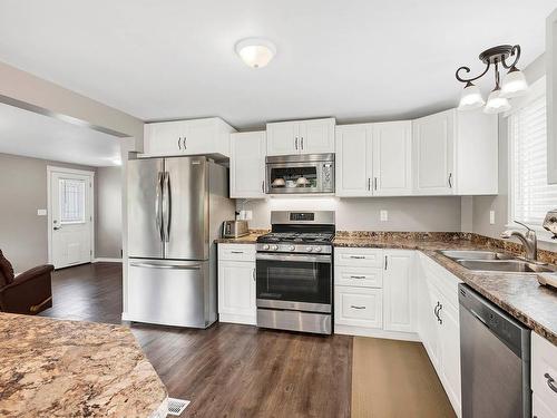 1316 Bostock Cres, Kamloops, BC - Indoor Photo Showing Kitchen With Double Sink