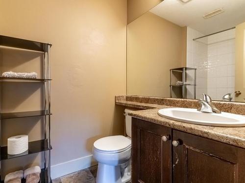 57-2046 Robson Place, Kamloops, BC - Indoor Photo Showing Bathroom