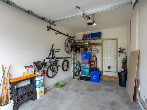 57-2046 Robson Place, Kamloops, BC - Indoor Photo Showing Garage