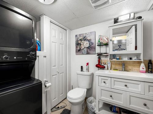 8844 Davis Hill Rd, Chase, BC - Indoor Photo Showing Laundry Room