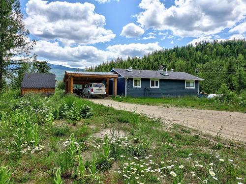 8844 Davis Hill Rd, Chase, BC - Outdoor